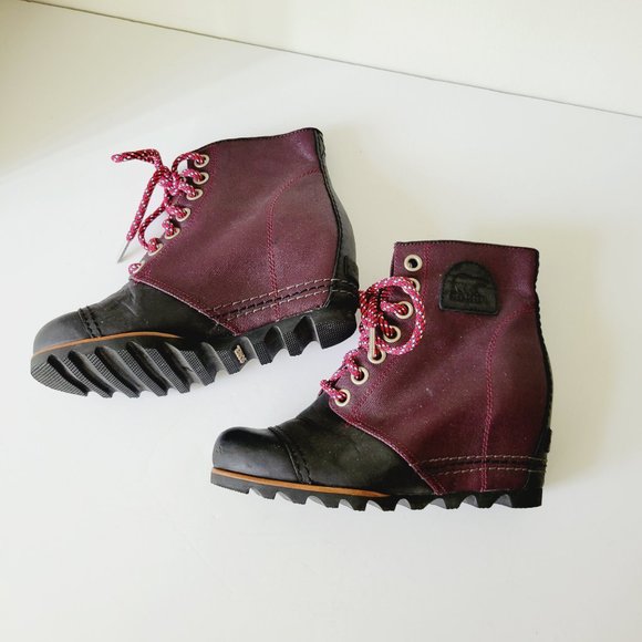 Sorel PDX 1964 Weatherproof Lace Up Wedge Boots Women’s Size 7 Purple and Black - Picture 3 of 9